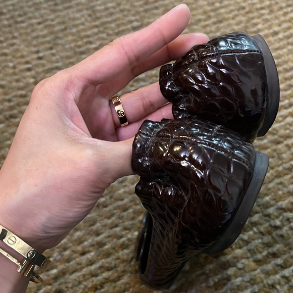 Tory Burch Reva crocs embossed patent leather flat - Picture 15 of 15